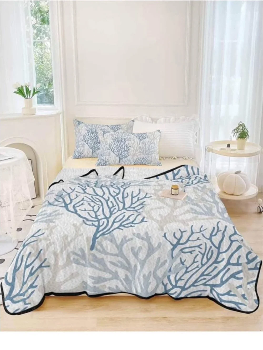 King Size Quilt Set, Ocean Blue Coral Seamless White Lightweight Bedspread Cover